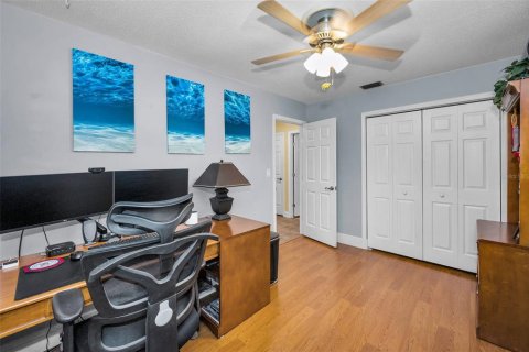 House in Largo, Florida 3 bedrooms, 112.97 sq.m. № 1802436 - photo 26