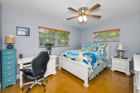House in Largo, Florida 3 bedrooms, 112.97 sq.m. № 1802436 - photo 22