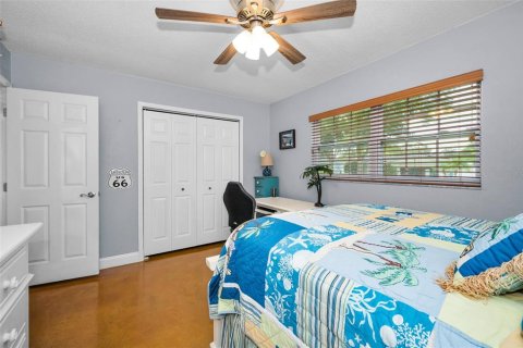 House in Largo, Florida 3 bedrooms, 112.97 sq.m. № 1802436 - photo 23