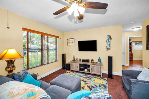 House in Largo, Florida 3 bedrooms, 112.97 sq.m. № 1802436 - photo 6