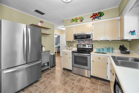 House in Largo, Florida 3 bedrooms, 112.97 sq.m. № 1802436 - photo 13