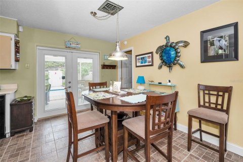 House in Largo, Florida 3 bedrooms, 112.97 sq.m. № 1802436 - photo 9