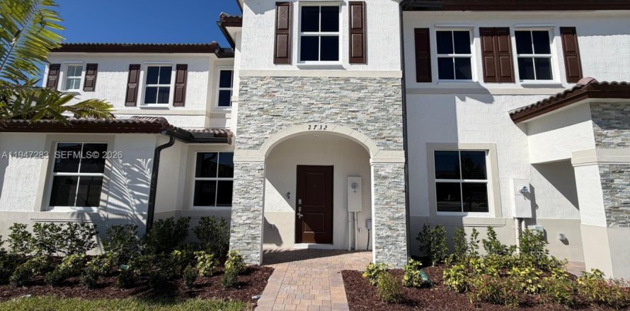 Adosado en Homestead, Florida 3 dormitorios, 131.36 m2 № 2054332