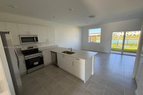 Adosado en alquiler en Homestead, Florida, 3 dormitorios, 131.36 m2 № 2054332 - foto 4