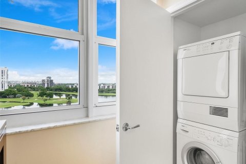 Copropriété à vendre à Aventura, Floride: 2 chambres, 121.89 m2 № 2089848 - photo 10