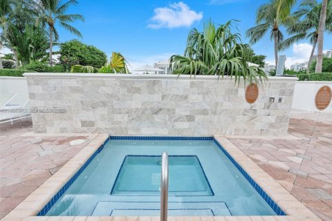 Copropriété à vendre à Aventura, Floride: 2 chambres, 121.89 m2 № 2089848 - photo 27