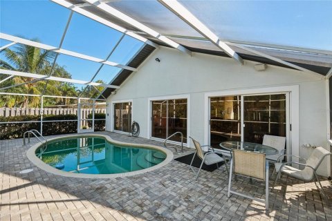 House in Vero Beach, Florida 2 bedrooms, 116.13 sq.m. № 1733607 - photo 23