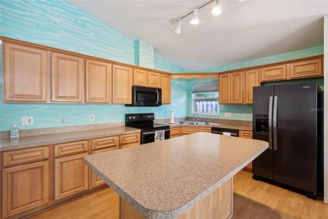 House in Vero Beach, Florida 2 bedrooms, 116.13 sq.m. № 1733607 - photo 9