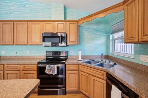 House in Vero Beach, Florida 2 bedrooms, 116.13 sq.m. № 1733607 - photo 11