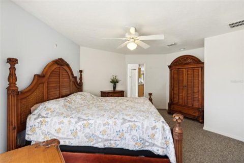 House in Vero Beach, Florida 2 bedrooms, 116.13 sq.m. № 1733607 - photo 14
