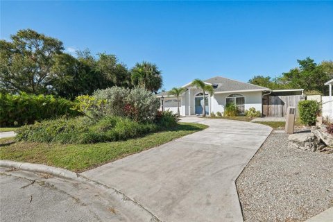 House in Vero Beach, Florida 2 bedrooms, 116.13 sq.m. № 1733607 - photo 3