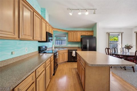 House in Vero Beach, Florida 2 bedrooms, 116.13 sq.m. № 1733607 - photo 10