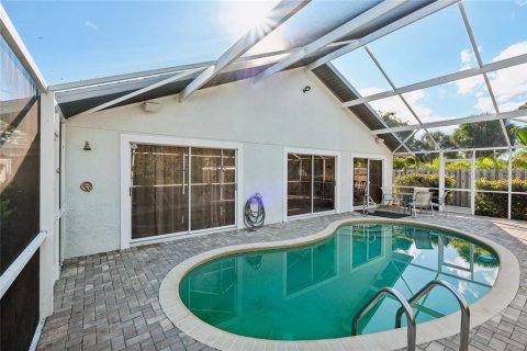 House in Vero Beach, Florida 2 bedrooms, 116.13 sq.m. № 1733607 - photo 24