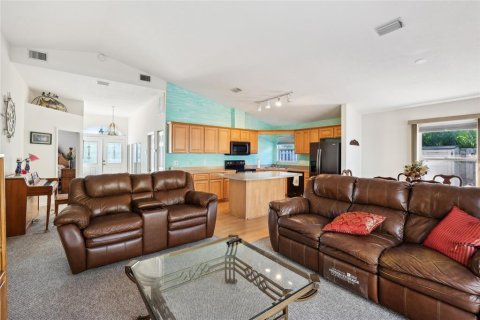 House in Vero Beach, Florida 2 bedrooms, 116.13 sq.m. № 1733607 - photo 5