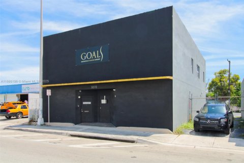 Propiedad comercial en venta en Miami, Florida № 2154323 - foto 4