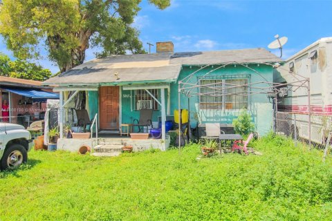 Propiedad comercial en venta en Miami, Florida № 2154323 - foto 3