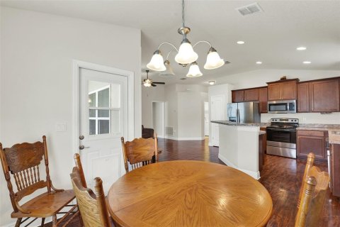 House in Tavares, Florida 3 bedrooms, 138.15 sq.m. № 1884133 - photo 7
