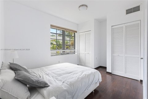Condominio en alquiler en Miami Beach, Florida, 1 dormitorio, 55.37 m2 № 1959583 - foto 2