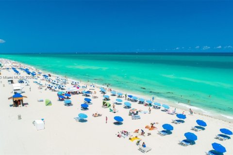 Condominio en alquiler en Miami Beach, Florida, 1 dormitorio, 55.37 m2 № 1959583 - foto 4