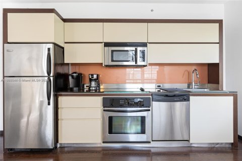 Condominio en alquiler en Miami Beach, Florida, 1 dormitorio, 55.37 m2 № 1959583 - foto 3