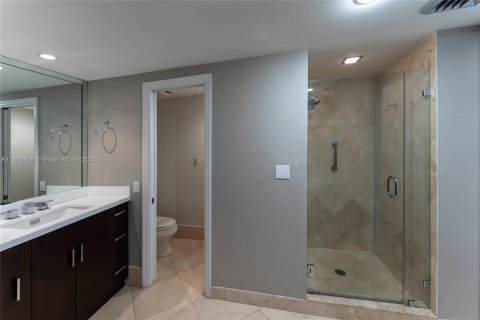 Condo in Bal Harbour, Florida, 3 bedrooms  № 1766818 - photo 24
