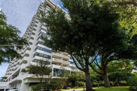 Condo in Bal Harbour, Florida, 3 bedrooms  № 1766818 - photo 1