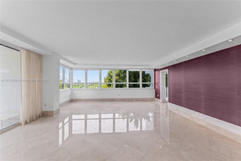 Condo in Bal Harbour, Florida, 3 bedrooms  № 1766818 - photo 8