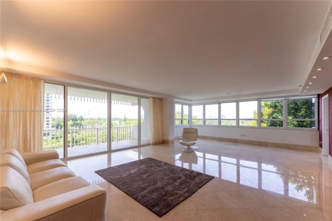 Condo in Bal Harbour, Florida, 3 bedrooms  № 1766818 - photo 10