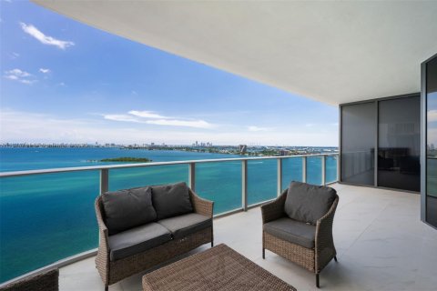 Condominio en venta en Miami, Florida, 4 dormitorios, 249.54 m2 № 1981878 - foto 1