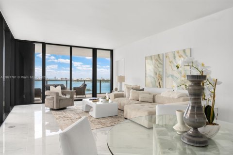 Condominio en venta en Miami, Florida, 4 dormitorios, 249.54 m2 № 1981878 - foto 9