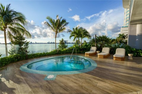 Condominio en venta en Miami, Florida, 4 dormitorios, 249.54 m2 № 1981878 - foto 14