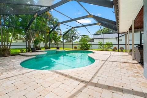 Casa en venta en Land O' Lakes, Florida, 4 dormitorios, 208.29 m2 № 1913239 - foto 28