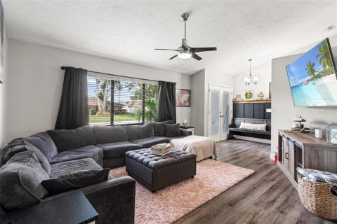 Casa en venta en Land O' Lakes, Florida, 4 dormitorios, 208.29 m2 № 1913239 - foto 6