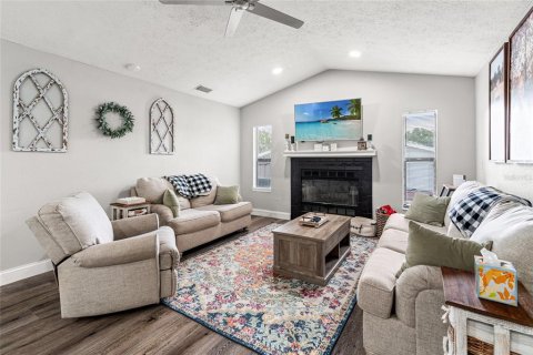 Casa en venta en Land O' Lakes, Florida, 4 dormitorios, 208.29 m2 № 1913239 - foto 18