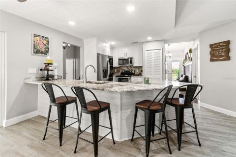 Casa en venta en Land O' Lakes, Florida, 4 dormitorios, 208.29 m2 № 1913239 - foto 13