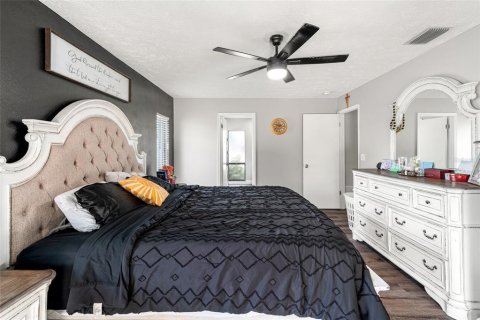 Casa en venta en Land O' Lakes, Florida, 4 dormitorios, 208.29 m2 № 1913239 - foto 9