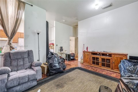 House in Miami, Florida 1 bedroom, 64.1 sq.m. № 2061926 - photo 5