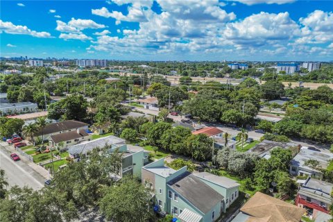 House in Miami, Florida 1 bedroom, 64.1 sq.m. № 2061926 - photo 13