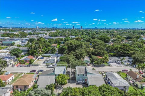 House in Miami, Florida 1 bedroom, 64.1 sq.m. № 2061926 - photo 15