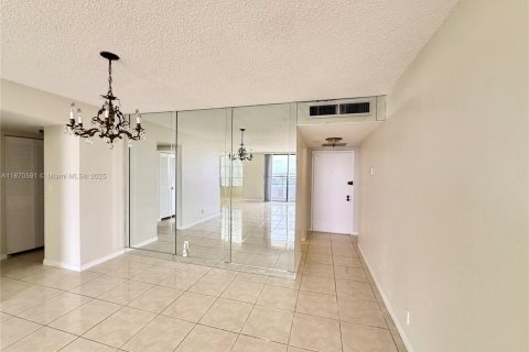 Copropriété à vendre à Hallandale Beach, Floride: 2 chambres, 130.06 m2 № 1977602 - photo 8