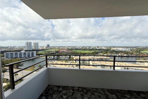 Copropriété à vendre à Hallandale Beach, Floride: 2 chambres, 130.06 m2 № 1977602 - photo 25