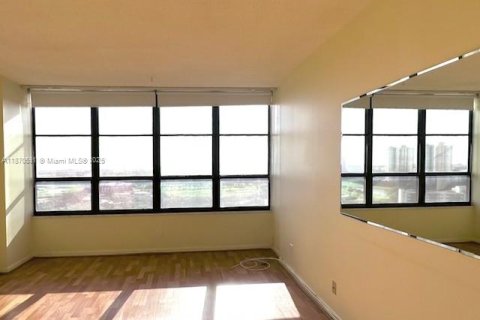 Copropriété à vendre à Hallandale Beach, Floride: 2 chambres, 130.06 m2 № 1977602 - photo 16