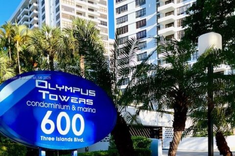 Copropriété à vendre à Hallandale Beach, Floride: 2 chambres, 130.06 m2 № 1977602 - photo 1