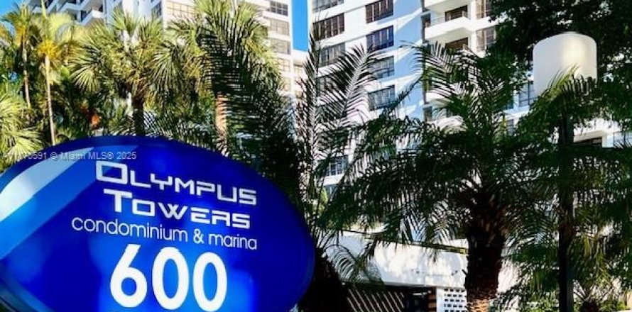 Condo à Hallandale Beach, Floride, 2 chambres  № 1977602