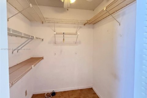 Copropriété à vendre à Hallandale Beach, Floride: 2 chambres, 130.06 m2 № 1977602 - photo 28