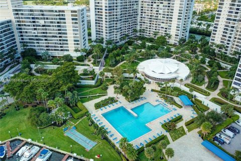 Copropriété à vendre à Hallandale Beach, Floride: 2 chambres, 130.06 m2 № 1977602 - photo 2
