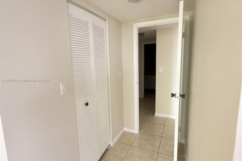 Copropriété à vendre à Hallandale Beach, Floride: 2 chambres, 130.06 m2 № 1977602 - photo 27