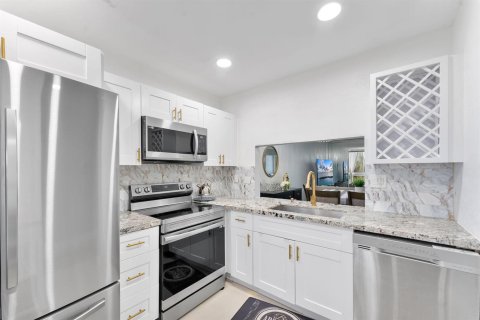 Studio in the Condo in Margate, Florida  № 2393198 - photo 15