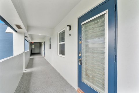 Studio in the Condo in Margate, Florida  № 2393198 - photo 24