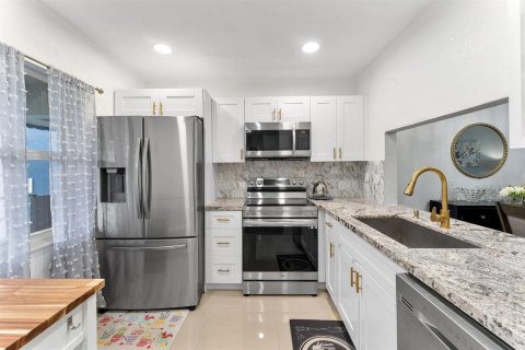 Studio in the Condo in Margate, Florida  № 2393198 - photo 2